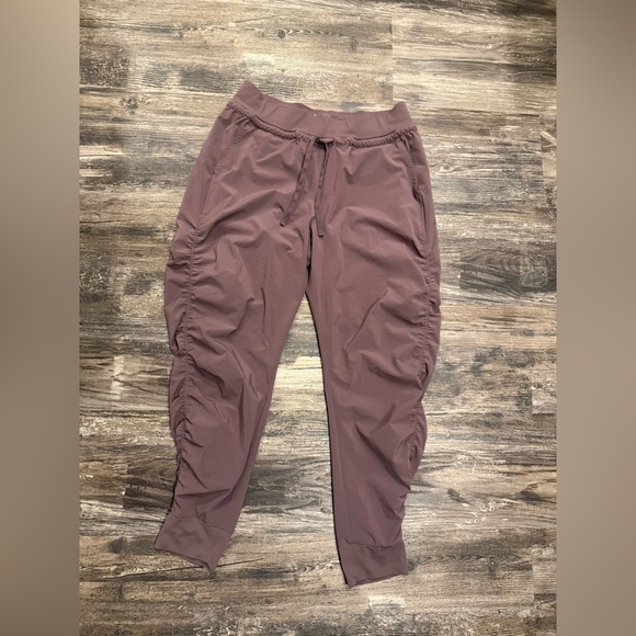 Athleta Pants - Athleta ATTITUDE PANT